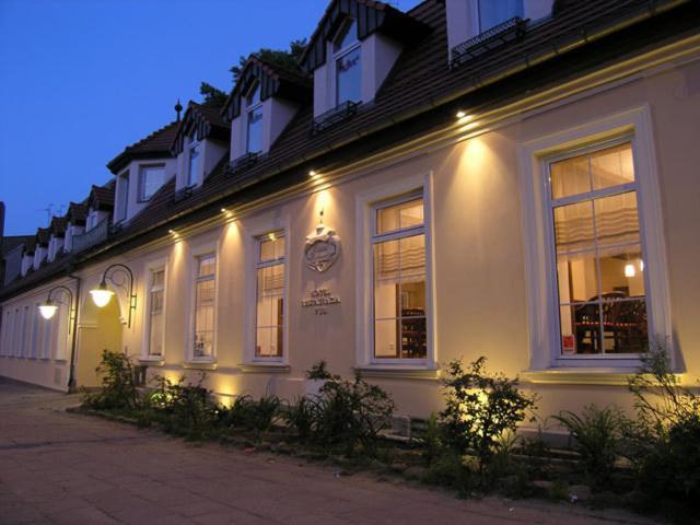Hotel Zajazd Kultury, Dawniej Pocztowy Grünberg Exterior foto