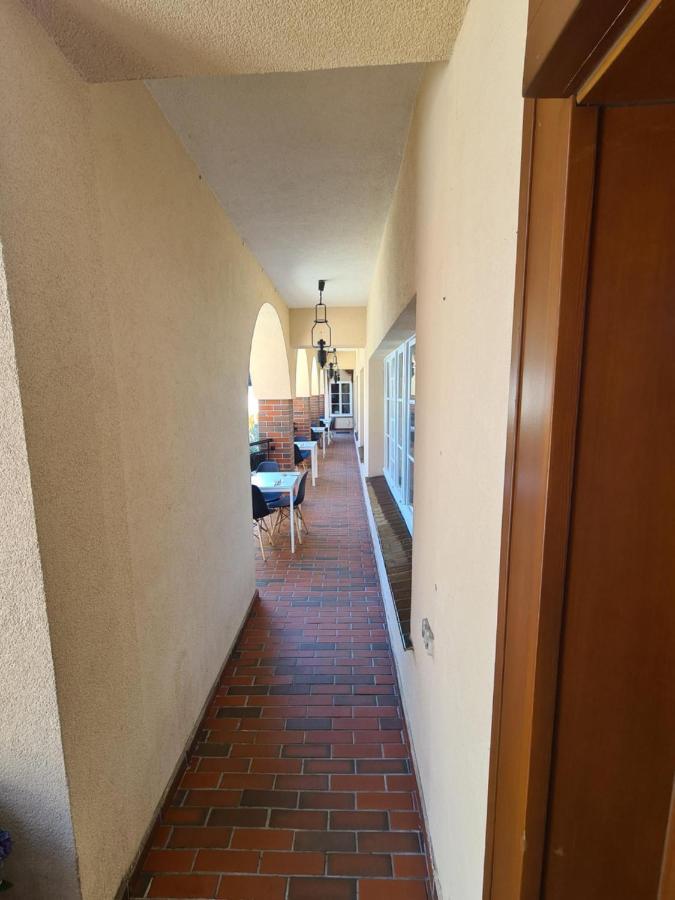Hotel Zajazd Kultury, Dawniej Pocztowy Grünberg Exterior foto